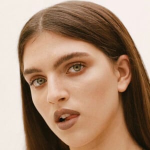 Mae Muller Profile Picture